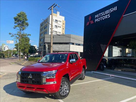 MITSUBISHI TRITON 2.4 BITURBO DIESEL CD HPE-S 4X4 AUTOMÁTICO